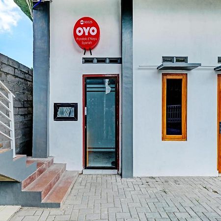 Oyo 90325 Pondok Dnayu Syariah Jarakan Buitenkant foto