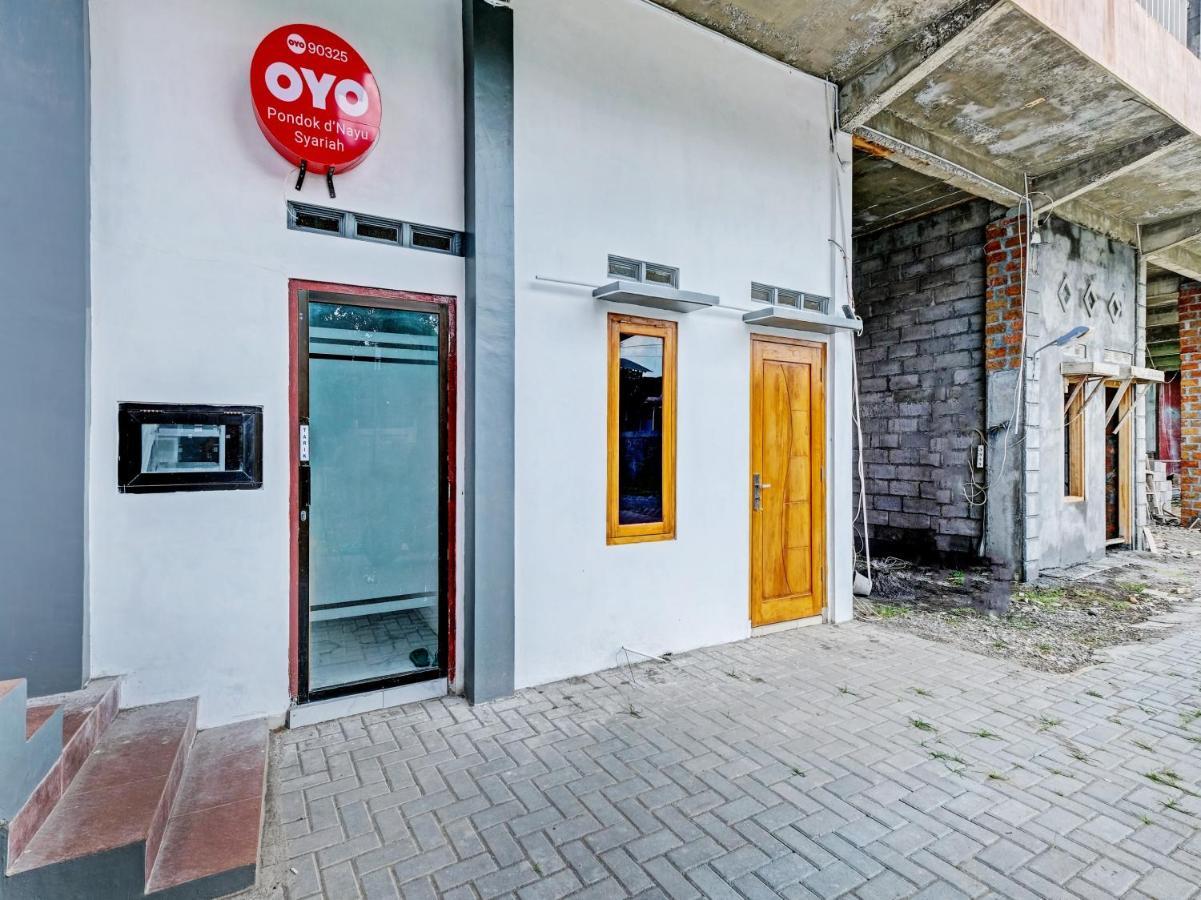 Oyo 90325 Pondok Dnayu Syariah Jarakan Buitenkant foto